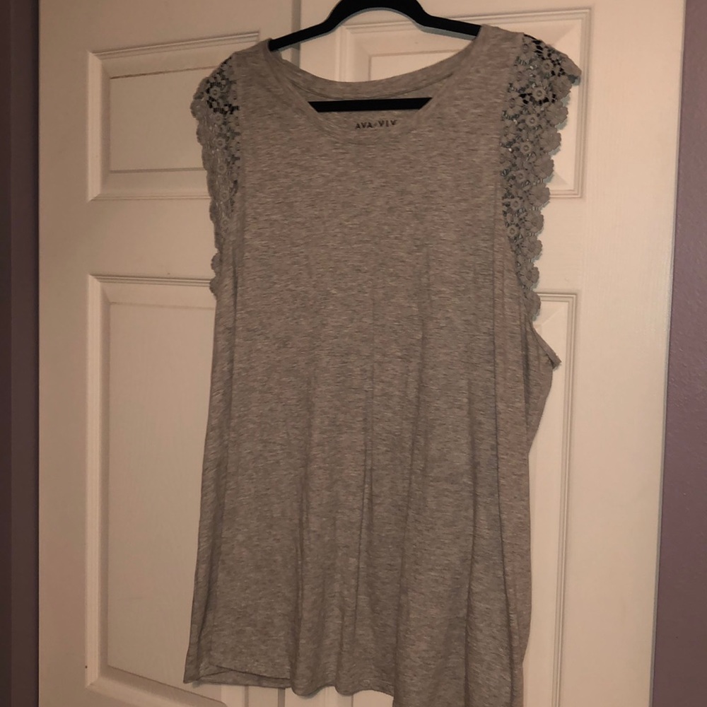 Ava Viv tank top with flower lace